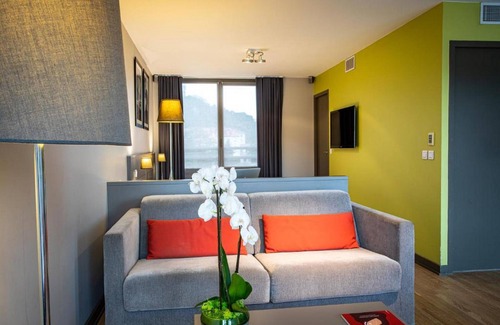 9th Arrondissement Apartment | À 10 min du métro | Terrasse + Vue panoramique