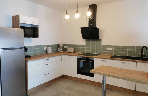 Corneilhan House | À l Ombre du Plaqueminier/kaki