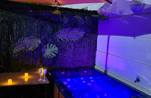 La Bocca Nord Apartment | Évasion à deux, domaine prestigieux, jacuzzi et parking privés, piscine