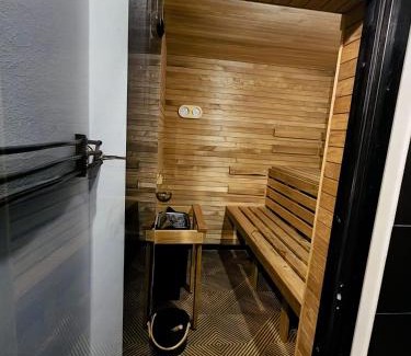 Gilowice House | Żywiec Holidays - apartamenty i pokoje - Sauna - Game Room - Gry TV Play Station, bilard, lotki, piłkarzyki - sala integracyjna - możliwość zorganizowania przyjęcia nawet dla 27 osób