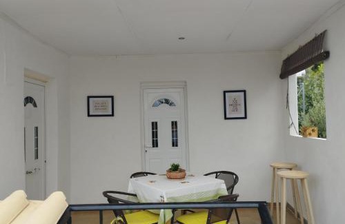 Salamis House | παραδοσιακό και ήρεμο καταλυμα