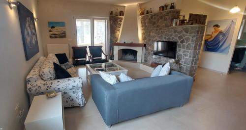 Amfikleia-Elateia Villa | Πολυτελής Κατοικία στην Αμφίκλεια