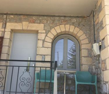 Stoupa Apartment | ΤΟ ΠΕΤΡΙΝΟ/THE PETRINO APARTMENTS