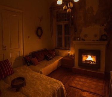 Vamvakou House | Το Aρχοντικό των Τσιντζίνων