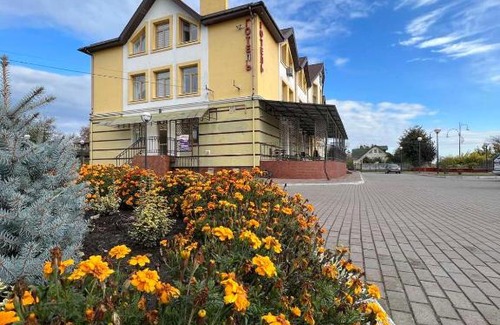 Novovolynsʼk Hotel | Бобри плюс