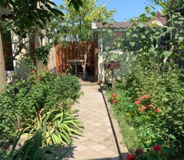 Odessa House | Будиночок для відпочинку