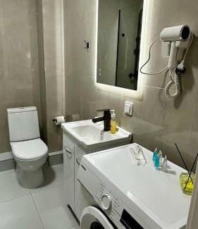 Almaty Apartment | Городской поцелуй