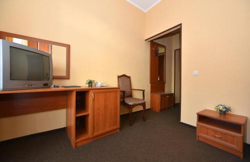 Lypky Hotel | Готель Дніпро