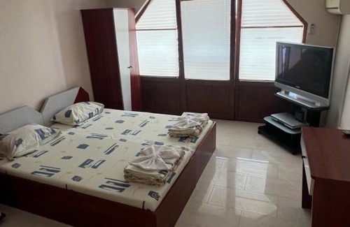 Ravda House | Йоана