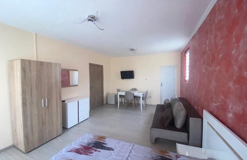 Ravda House | Йоана