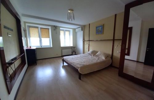 Yuzhne Apartment | Квартира апартаменты с авторскими ремонтом