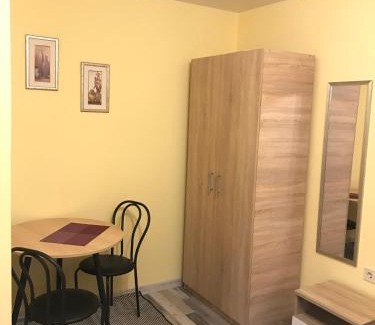 Svyatoshyns'kyi District Apartment | Киев сдам посуточно ул Доброхотова 28 Daily rent Kyiv st Dobrokhotova 28