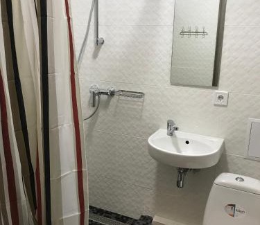 Svyatoshyns'kyi District Apartment | Киев сдам посуточно ул Доброхотова 28 Daily rent Kyiv st Dobrokhotova 28