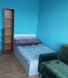 Krzyki House | Комната в трёхкомнатной квартире