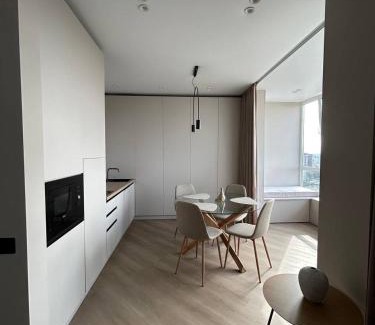 Cherkasy Apartment | Крута студія в самому центрі Черкас з панорамним видом на Дніпро, світло не вимикають!