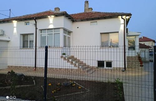 Kavarna Villa | Къща за гости НИКА