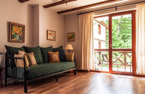 Smolyan Apartment | "Моето Любимо Място", Смолянски езера - "My Favorite Place", Smolyan lakes