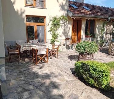 Karlovo House | Подковите