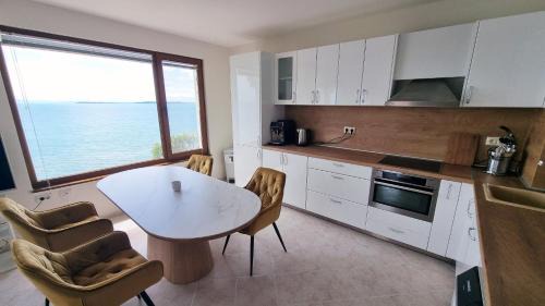 Sveti Vlas Apartment | Под наем 4-стаен Апартамент с Изумителна фронтална гледка море, Sun Coast resort Свети Влас