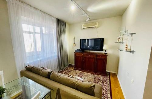 Samal-1 Apartment | Самал в Золотом квадрате 3 комнатная стильная в центре