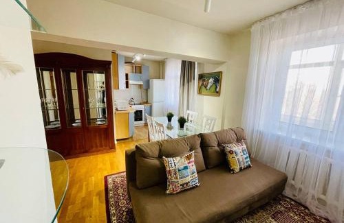 Samal-1 Apartment | Самал в Золотом квадрате 3 комнатная стильная в центре