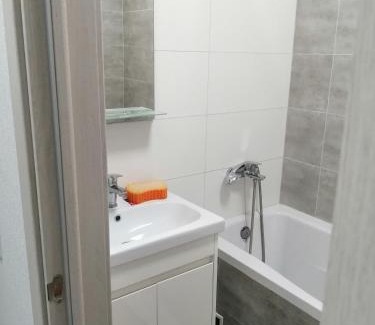 Chornomorsk Apartment | Свежайшая двухкомнатная на 4 чел у моря