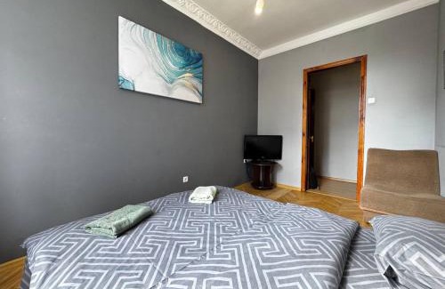 Besarabka Apartment | Сучасні 3-кімнатні апартаменти, метро Палац Спорту