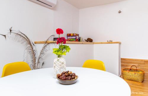 HaBonim Apartment | דירה קסומה עם נוף לים