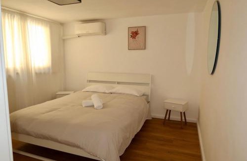 Netanya Apartment | דירת חוף נעימה ואלגנטית מול הים