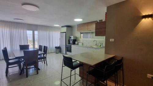 Tiberias Apartment | דירת נופש לב ים