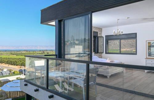 Migdal Villa | וילאה- וילות מושלמות למשפחות עם ממ"ד ובריכות פרטיות ליד הכנרת