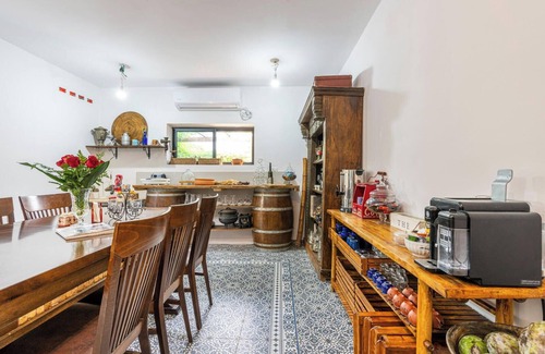 Hadera Apartment | חדר משותף בחדרה על שביל ישראל 5 דקות הליכה לחוף הים 5nגן עדן נסתר שווה לבקר בו