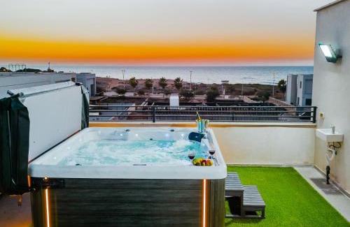 Hadera Villa | לגונה בלו ביץ - וילה עם בריכה פרטית וג'קוזי דקה מהים