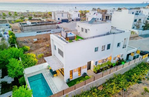 Hadera Villa | לגונה בלו ביץ - וילה עם בריכה פרטית וג'קוזי דקה מהים