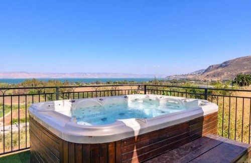Migdal Villa | לה כינרה - ווילה מדהימה עם בריכה פרטית ונוף לכנרת במגדל