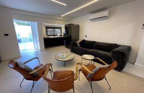 Eilat Villa | רשת הבית הפרטי אילת 1 ווילה עם 5 חדרים גקוזי ענק ופינת מנגל