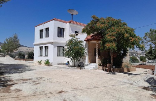 Jerash Villa | بوابة جرش الرومانيه الشماليه