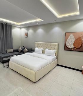 Ghirnatah Apartment | جلسة جانبية وسرير ماستر