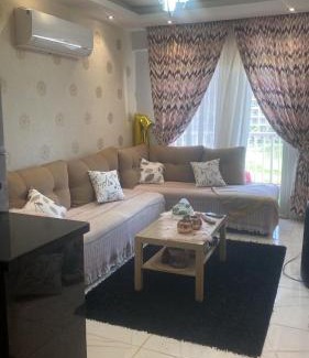 Al-'Amriyah Ski Chalet | شالية بورتو جولف مارينا الساحل الشمالى