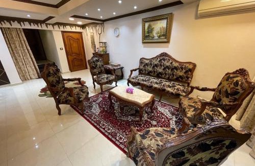 Port Said Apartment | شقة عائليه702 كبيره مطله علي قناة السويس والبحر