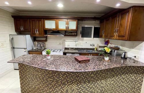 Port Said Apartment | شقة عائليه702 كبيره مطله علي قناة السويس والبحر