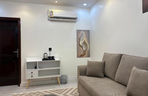 Medina Apartment | شقة غرفه وصاله راقيه 2 العريض