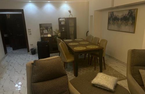 Cairo Apartment | شقه ثلاث غرف وصاله بكورنيش النيل بجوار فندق فورمنت