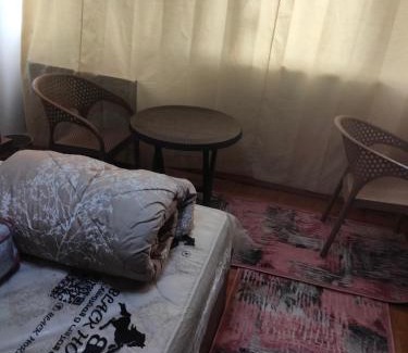 Old Cairo Apartment | شقه 3 غرف هادئه على نيل المنيل القاهره