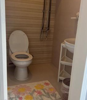 Dammam Apartment | غرفة وصالة الجوري 1 ابواب ذكية