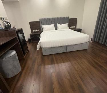 Tabuk Hotel | مجمع مهنا