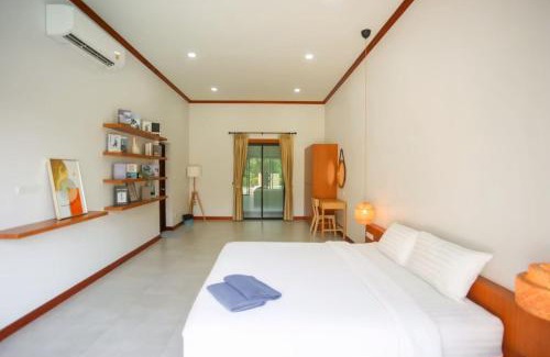 Pak Nam Pran Villa | บ้านครีมครูเมย์ พูลวิลล่า