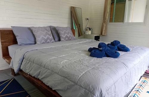Mueang Pan Bed & Breakfast | บ้านชายดอย Glamping ดอยแม่แจ๋ม cheason ,Muangpan, Lampang