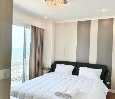 Rayong Apartment | บ้านชายทะเล ที่พักติดทะเล ระยอง หาดแสงจันทร์