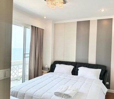Rayong Apartment | บ้านชายทะเล ที่พักติดทะเล ระยอง หาดแสงจันทร์